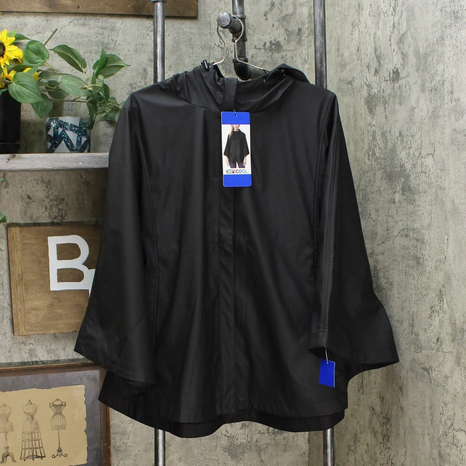 32 Degrees Cool Women's Hooded Poncho Style Rain Coat.