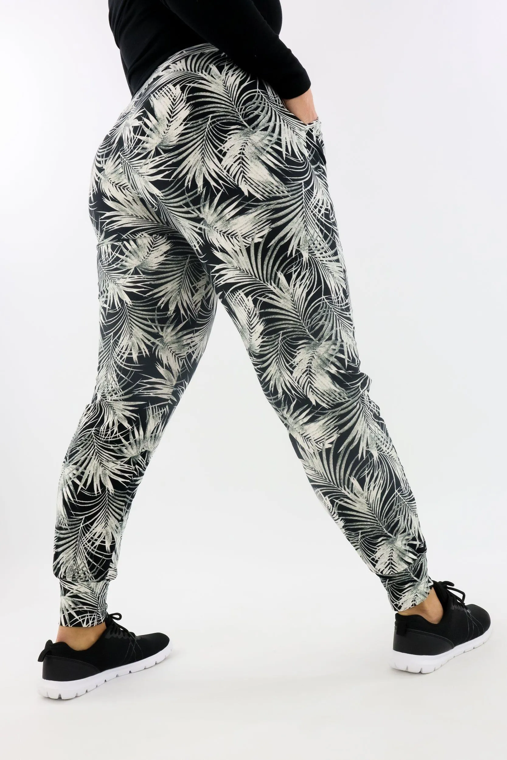 Achromatic Leaves - Soft Joggers 2.0 - Pockets