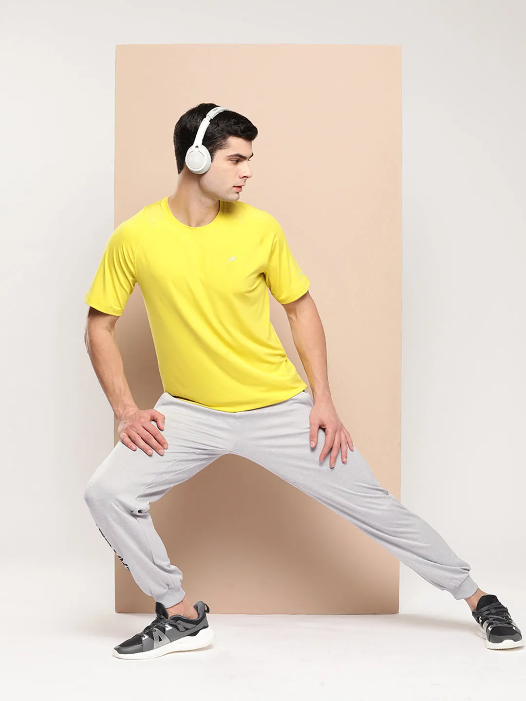 Alcis Men Typography Printed Slim Fit Joggers