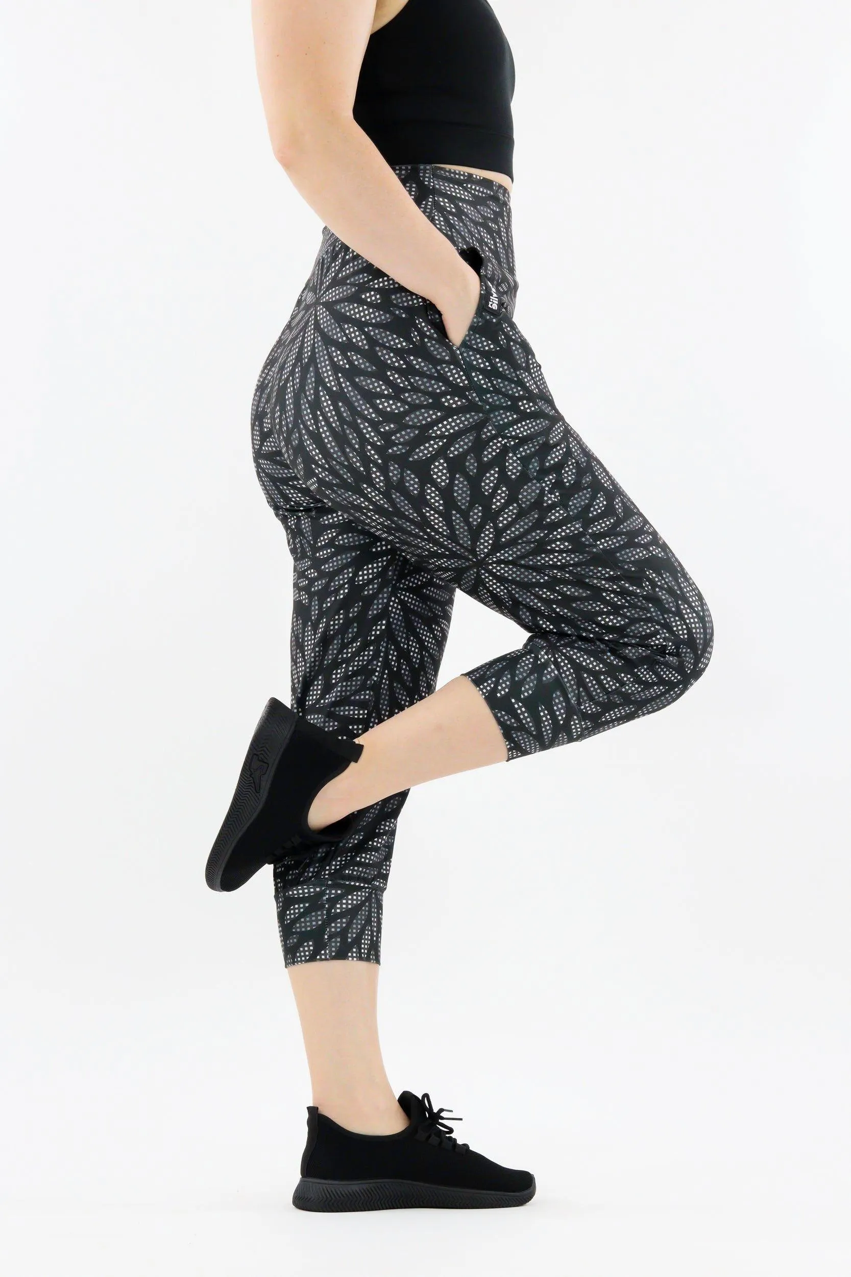 Glitzy Delilah - Hybrid - Pocket Capri Joggers 1.0