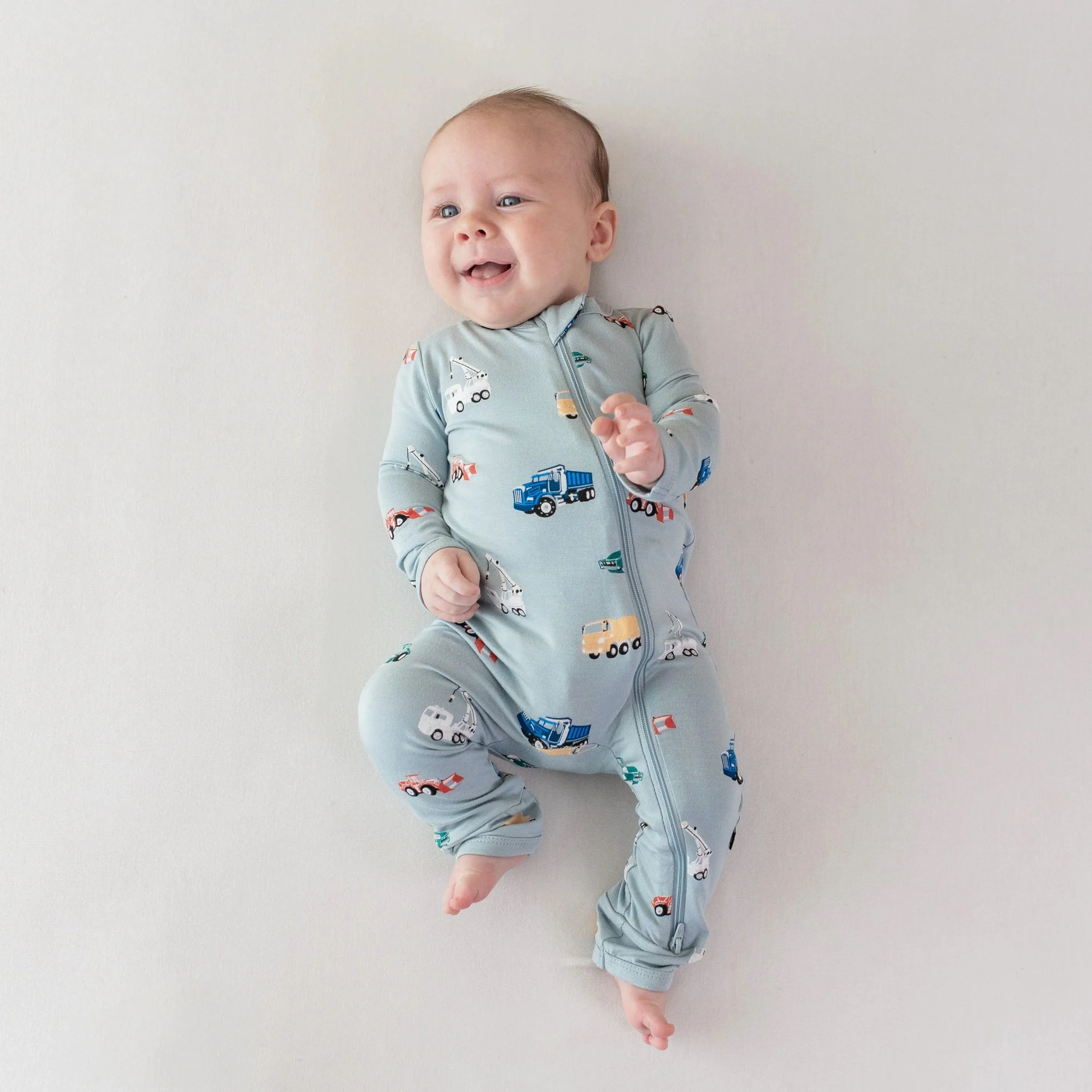 Kyte Baby Zippered Romper (Construction)