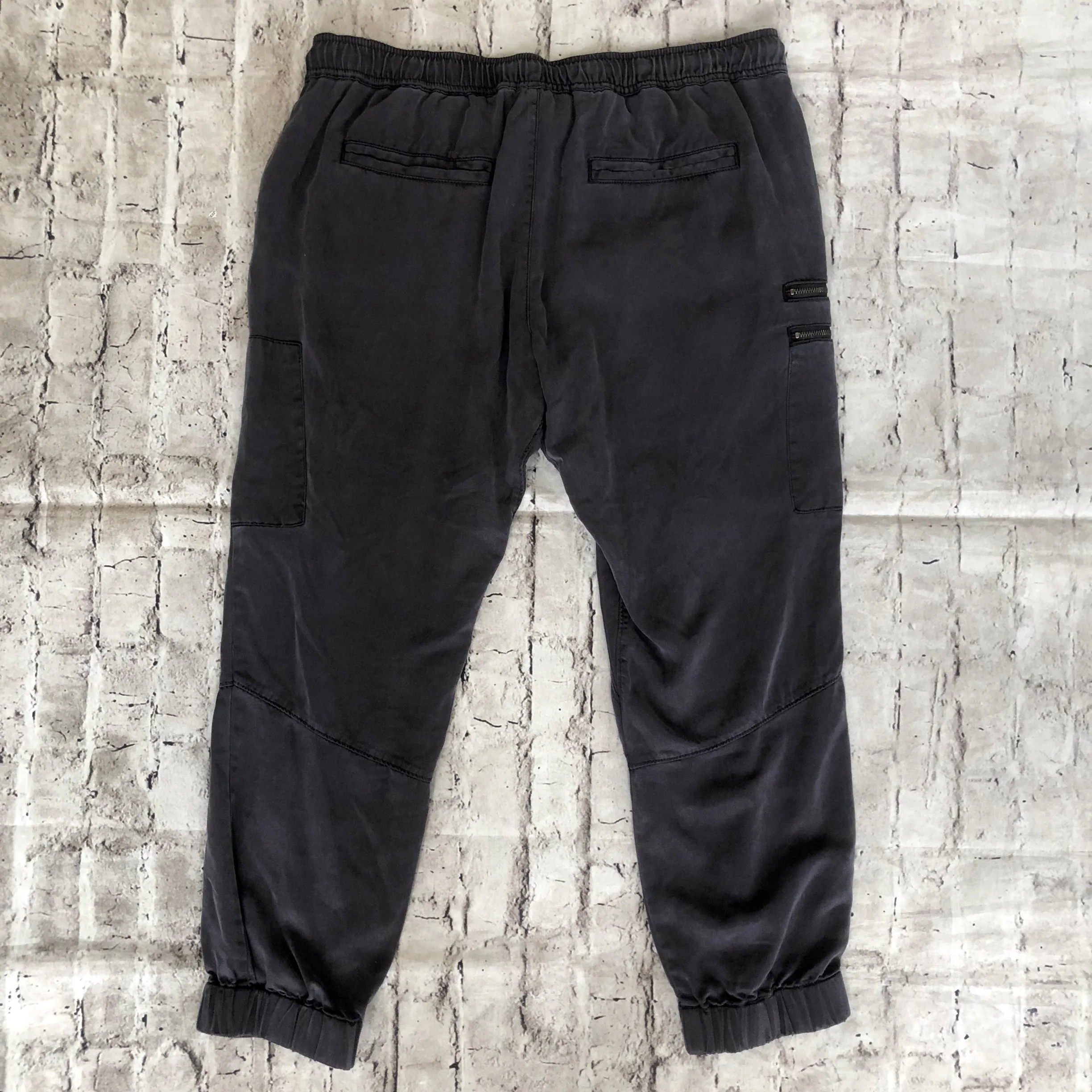 PAM & GELA Gray Cropped Tencel Cargo Joggers Size M