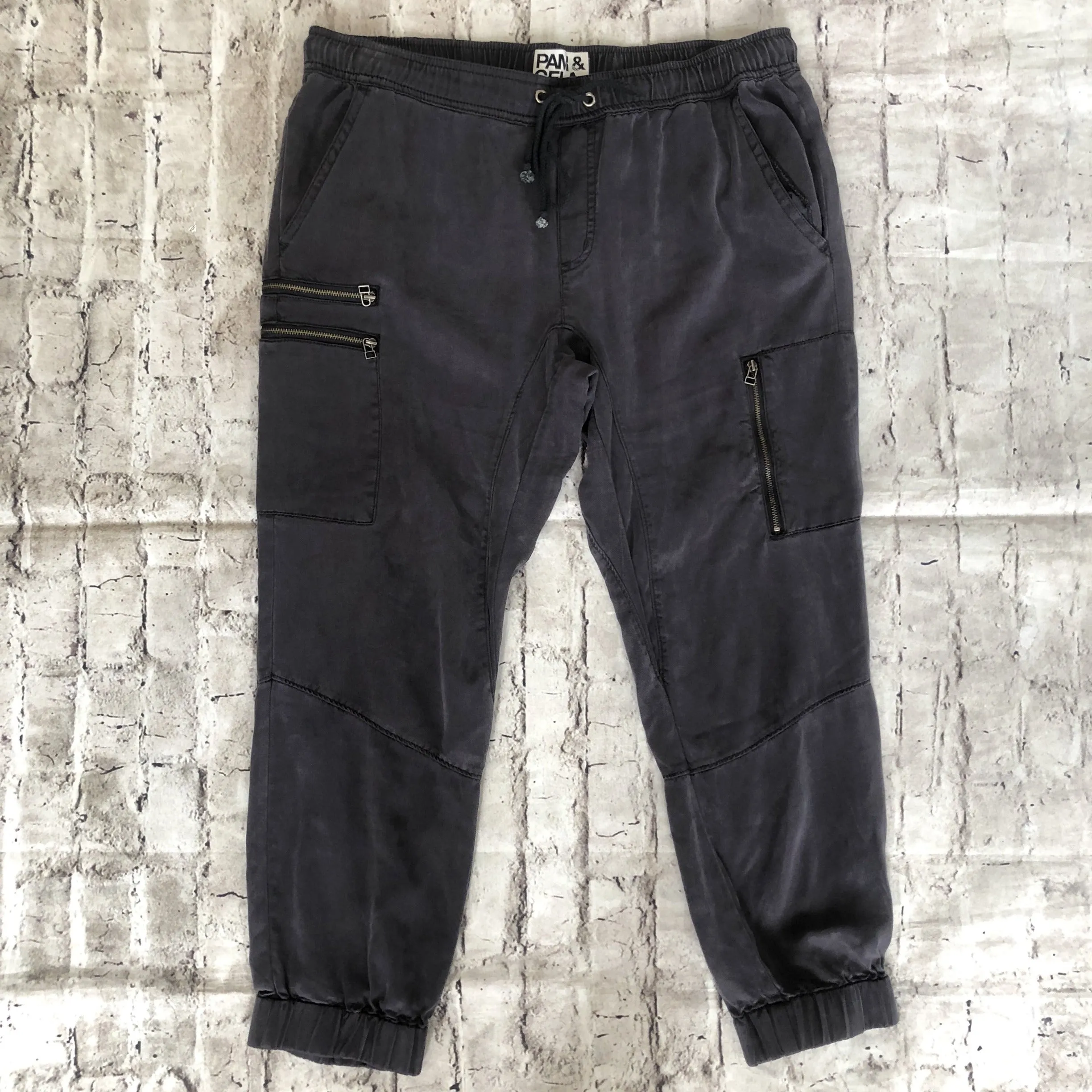 PAM & GELA Gray Cropped Tencel Cargo Joggers Size M