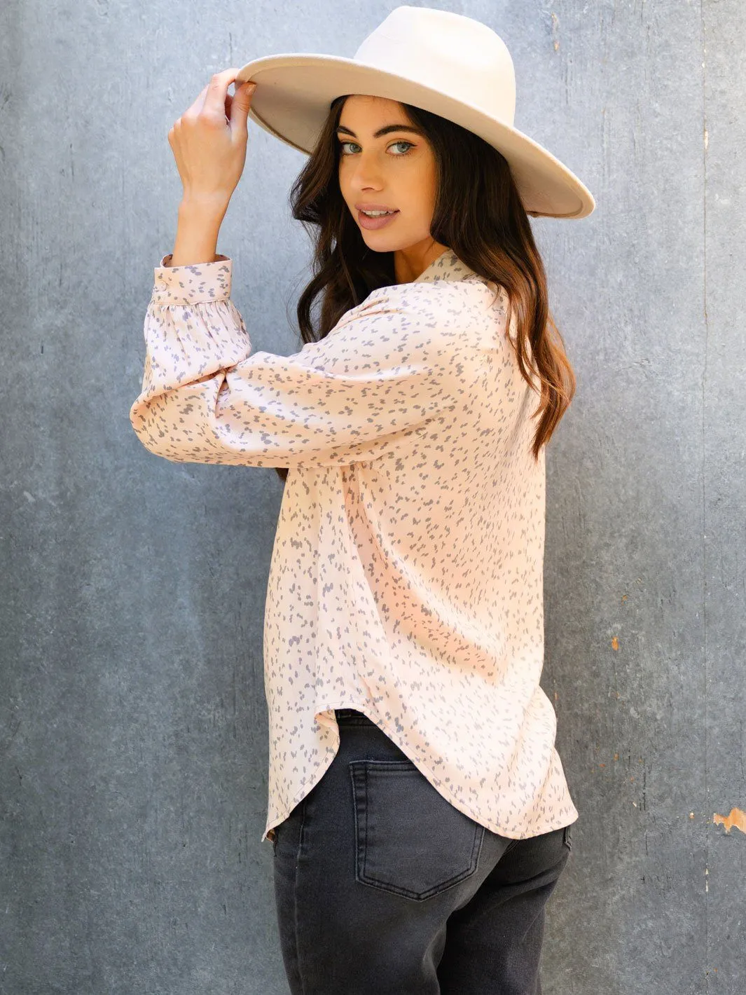 WOMEN'S LONG SLEEVE BUTTON UP TOP