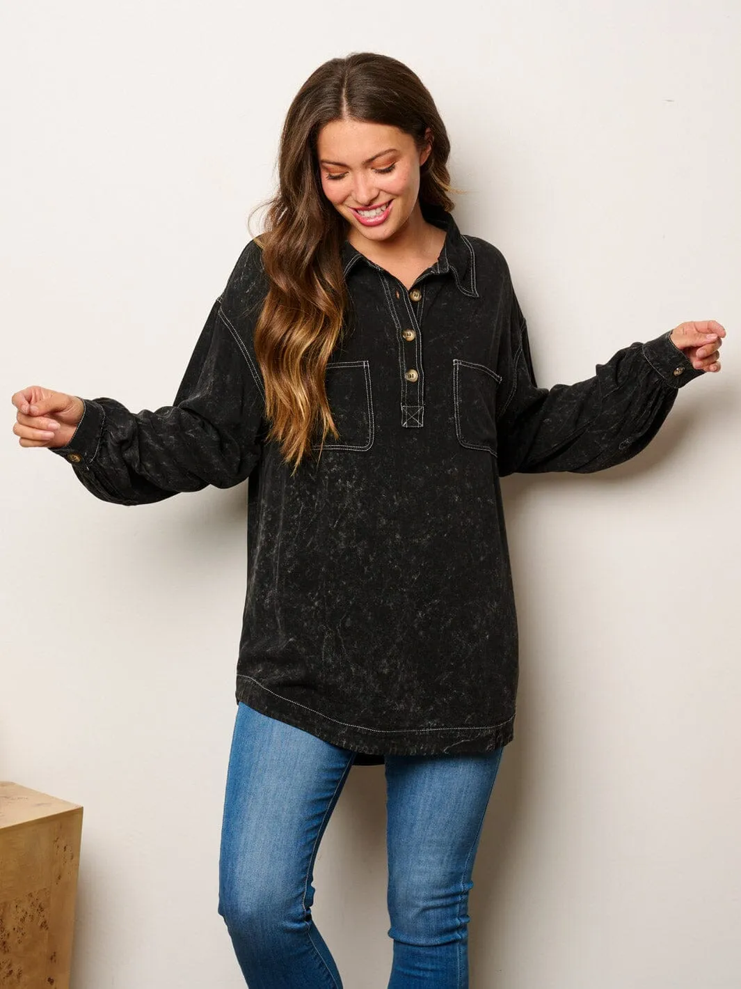 WOMEN'S LONG SLEEVE BUTTONS DETAILED OVERSIZED TUNIC TOP