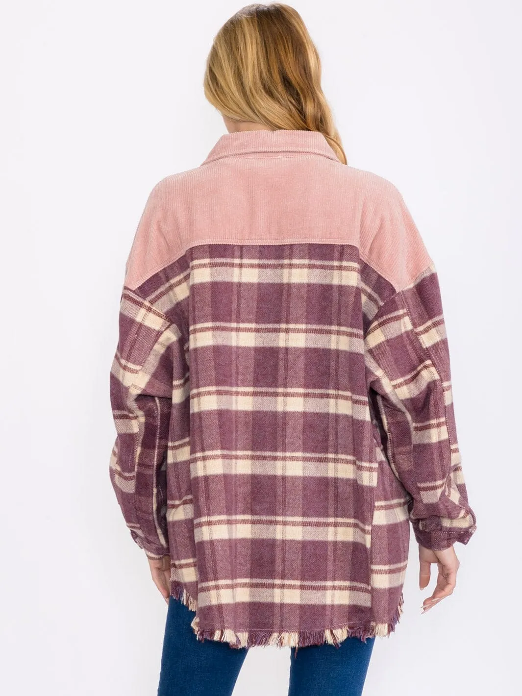 WOMEN'S LONG SLEEVES BUTTON UP FRONT POCKET PLAID OVERSIZED SHIRT