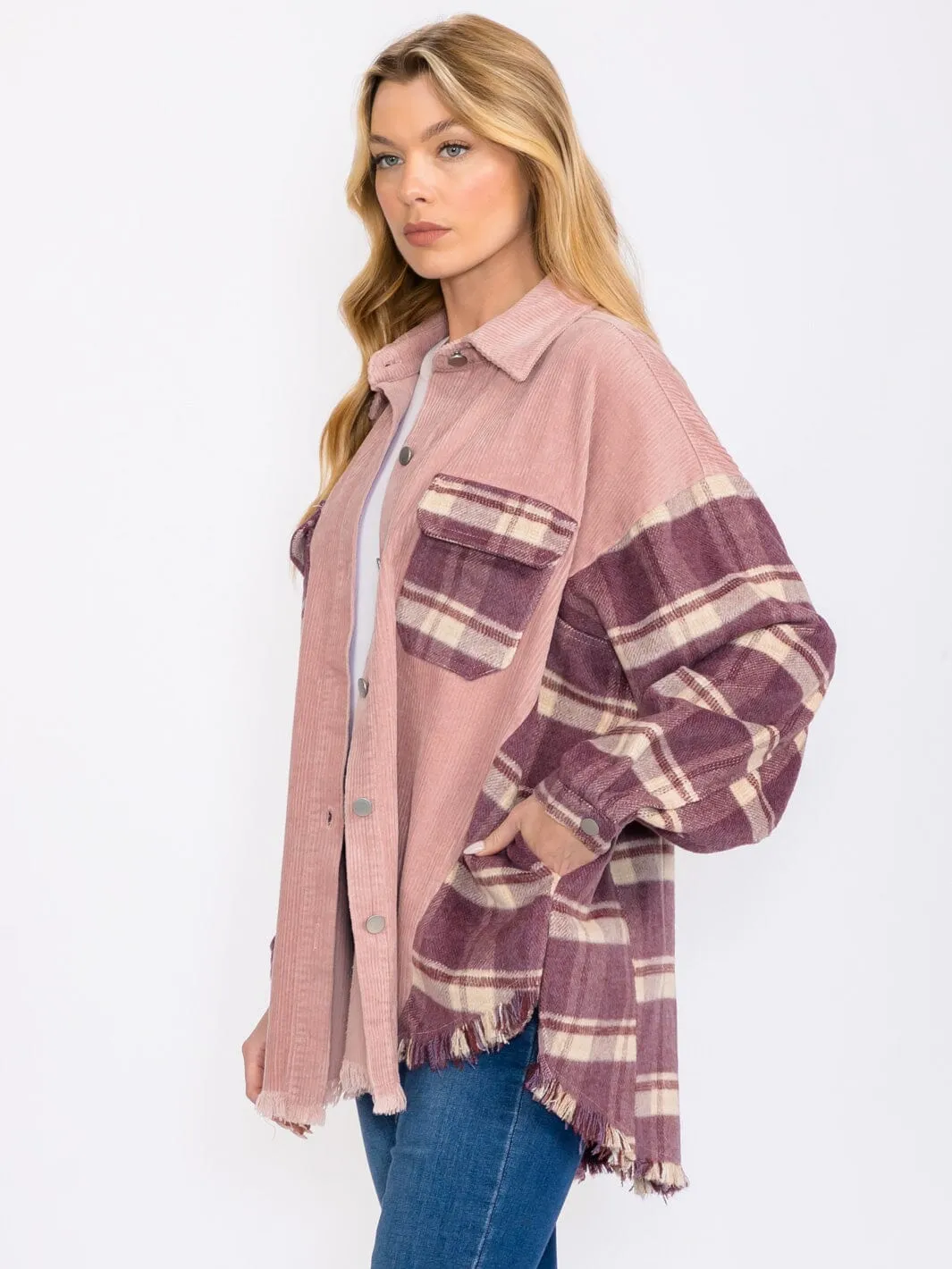 WOMEN'S LONG SLEEVES BUTTON UP FRONT POCKET PLAID OVERSIZED SHIRT
