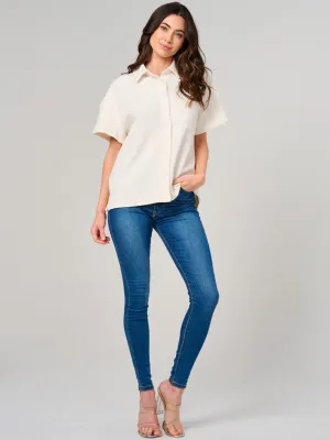 WOMEN'S SHORT SLEEVE BUTTON CLOSURE FRONT POCKET DETAILED BLOUSE
