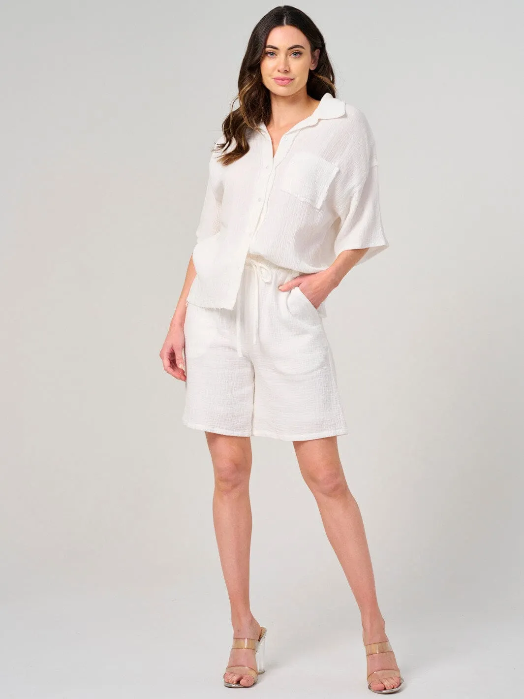 WOMEN'S SHORT SLEEVE BUTTON UP FRONT POCKETS TOP